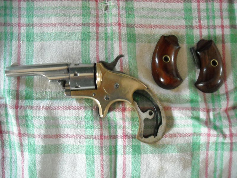 Remise en état d'un Colt Open Top Calibre 22 de 1875 LAsmLZ6MKyp_Colt-Open-Top-reparation-2-800x600
